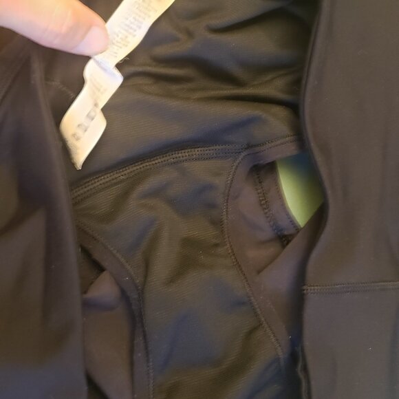 Lululemon Speed Up Shorts. Black 6 - Picture 4 of 7